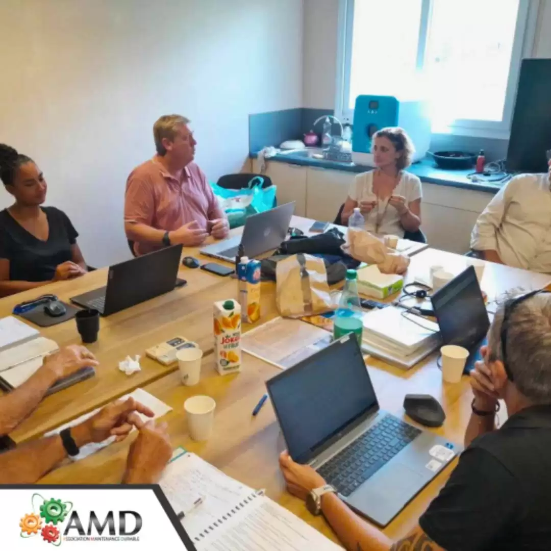 reunion_bureau003-fbd6aed4